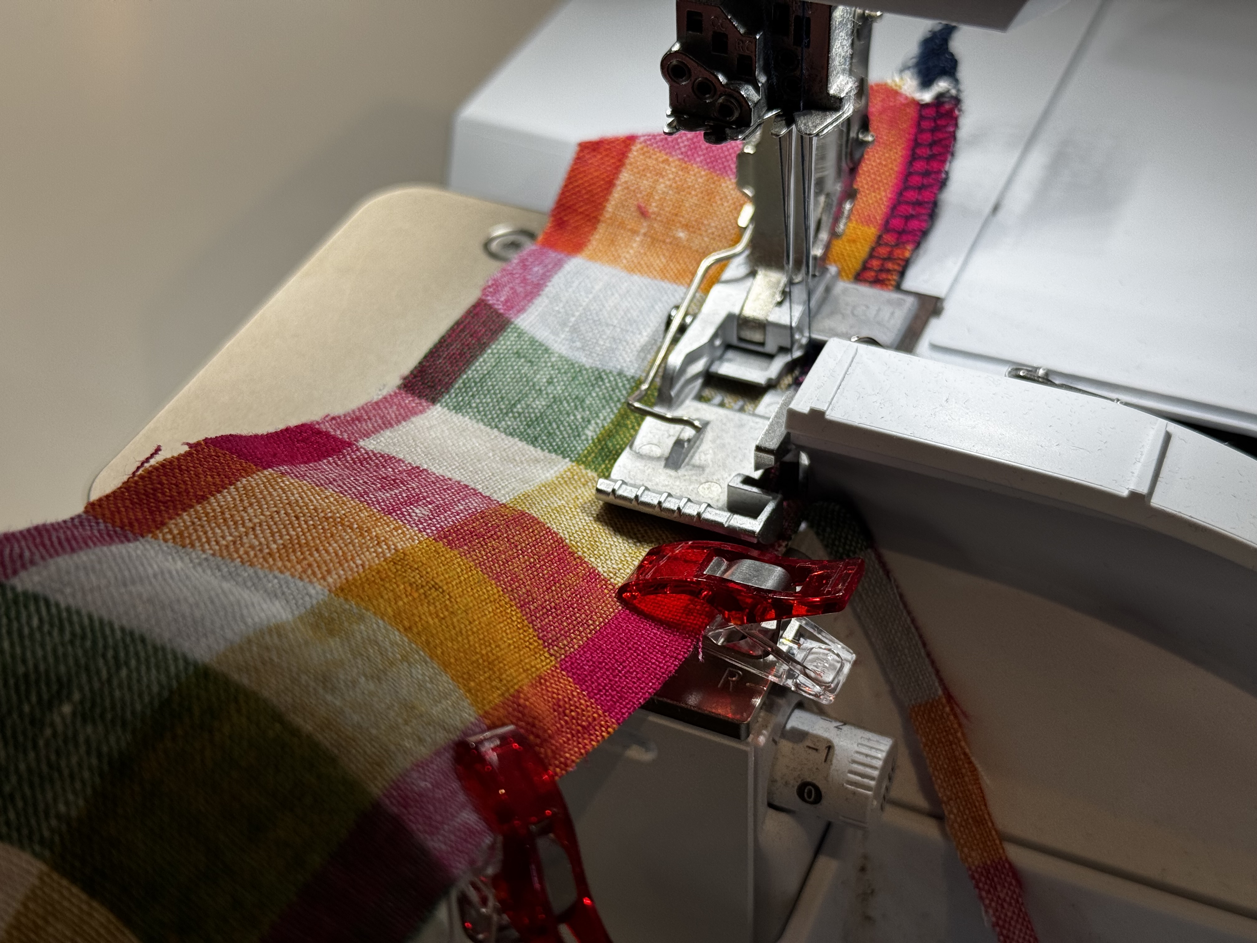 PRACTICE: Your first serged seam - League of Dressmakers